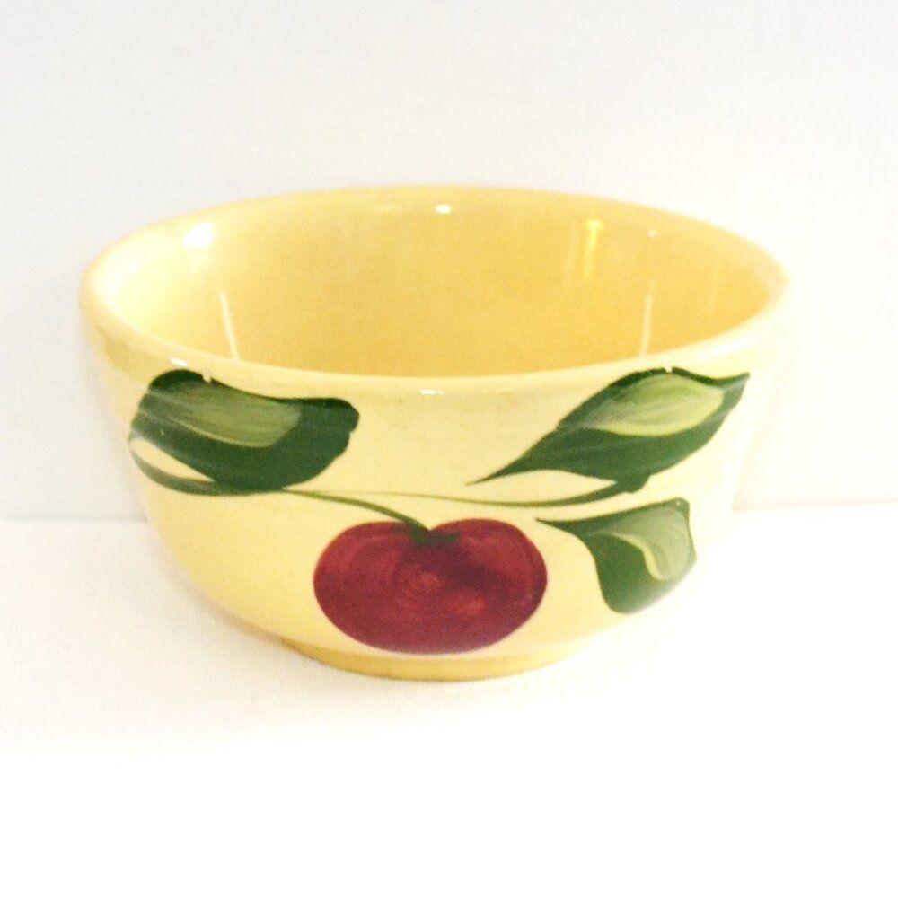 Vintage Watt 06 USA Ovenware Apple Design Mixing Bowl